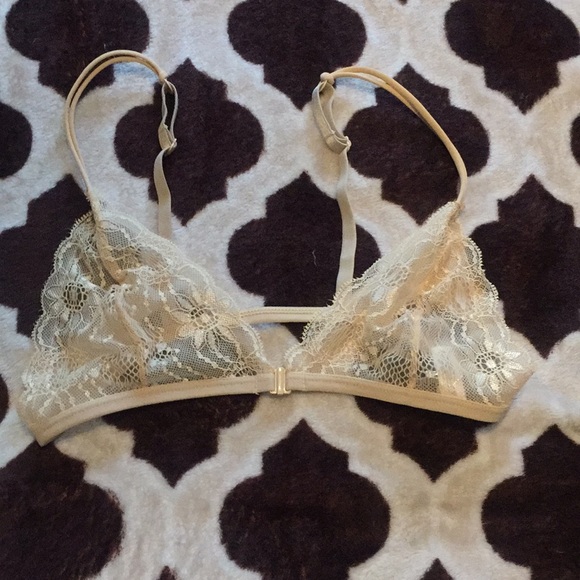 Vogue’s Secret Other - 32A Vogue’s Secret nude lace front-close bralette
